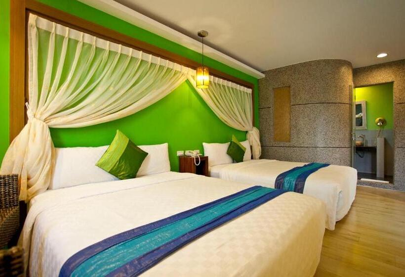 اتاق استاندارد چهار تخته, Golden Sea Inn