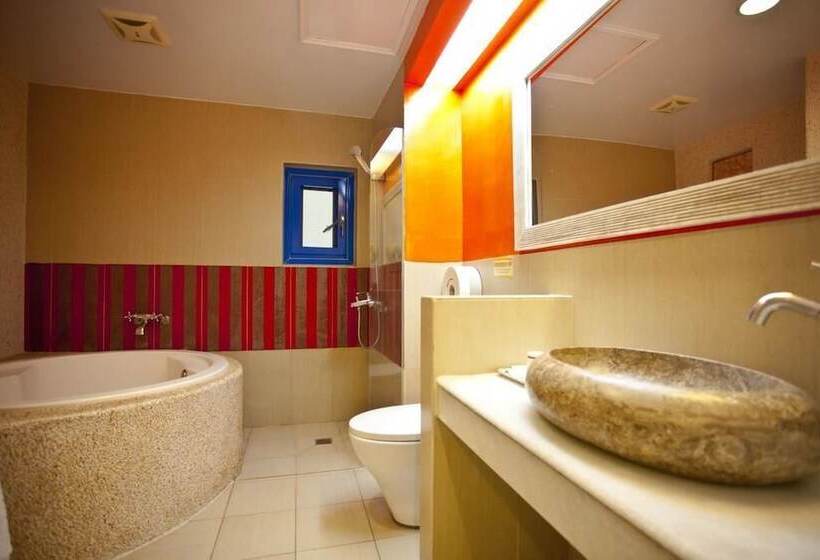 اتاق استاندارد چهار تخته, Golden Sea Inn