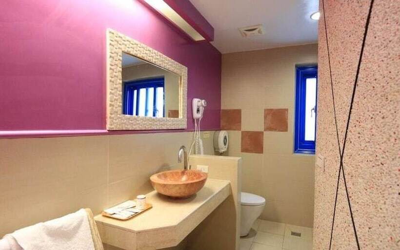 اتاق استاندارد, Golden Sea Inn
