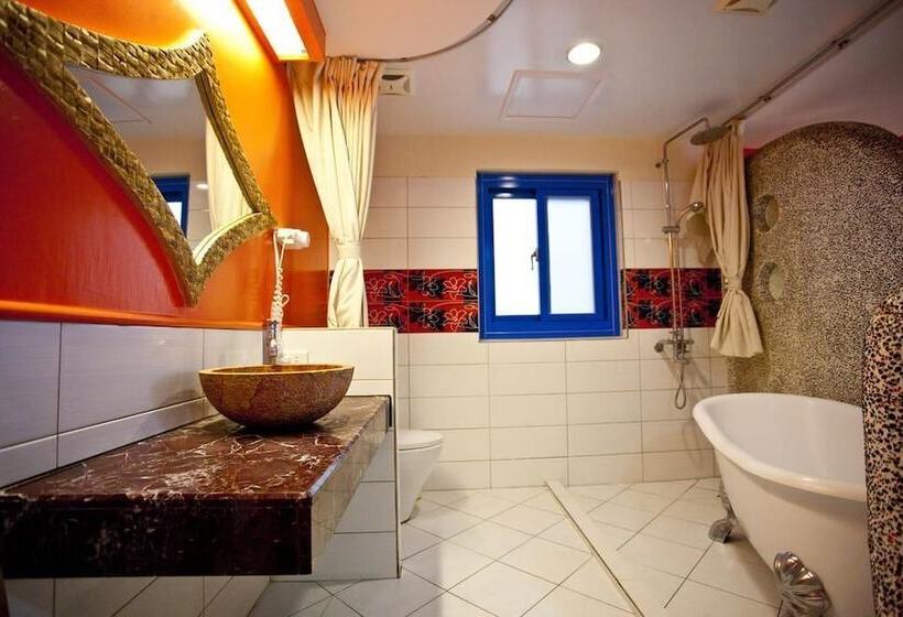 اتاق استاندارد, Golden Sea Inn