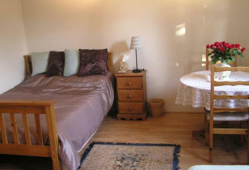 استودیوی لوکس, Chimneys B&b Free Night When Available
