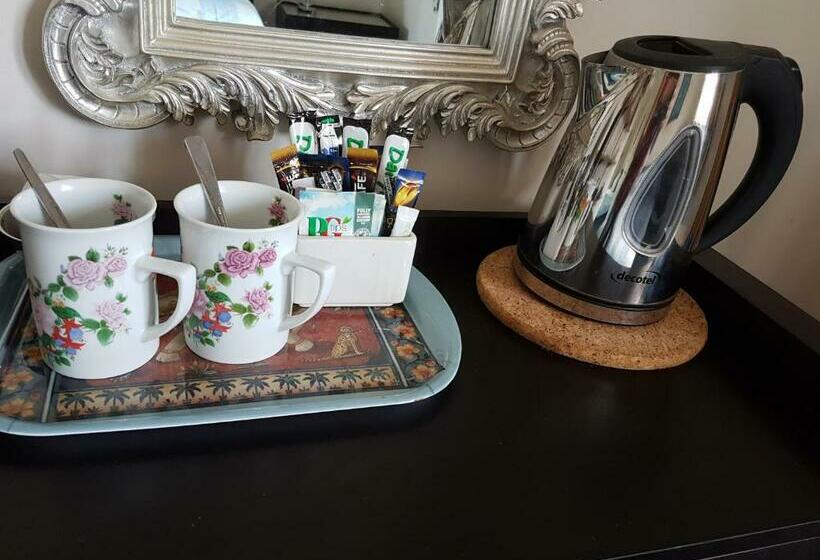 اتاق استاندارد با تخت بزرگ, Chimneys B&b Free Night When Available