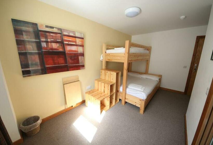 Triple Standard Room with Bunk Beds, Black Isle Bar & Rooms