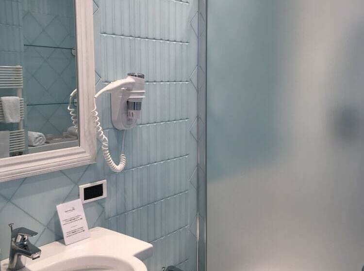 اتاق لوکس, Bettola Del Re Home Boutique B&b