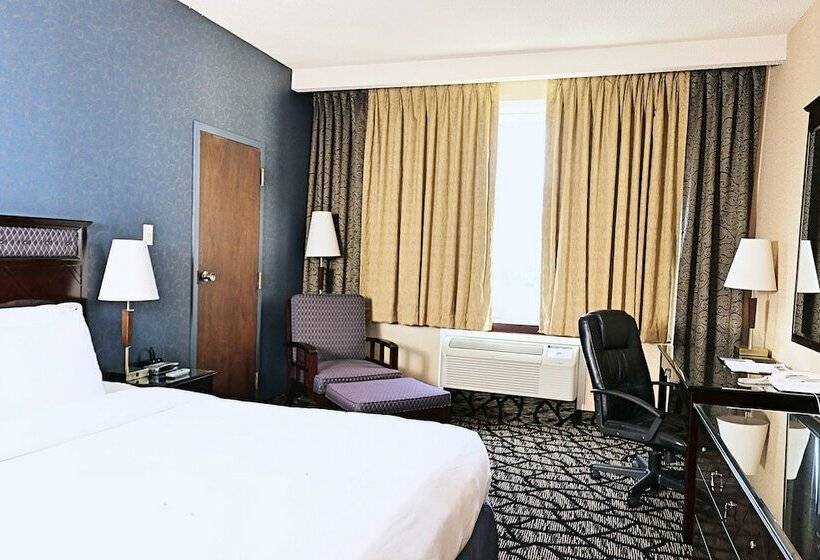 اتاق استاندارد, Empire Suites