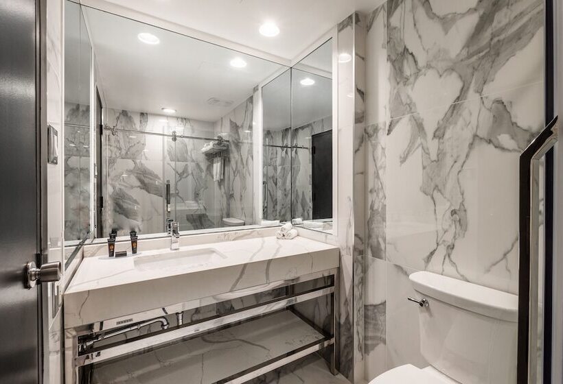 اتاق استاندارد با 2 تخت دوبل, Empire Suites