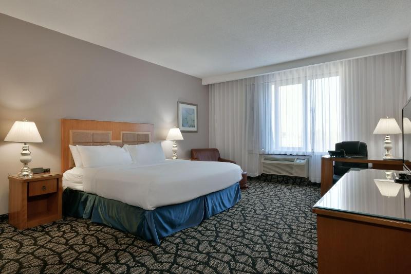 سوئیت با تخت بزرگ, Empire Suites