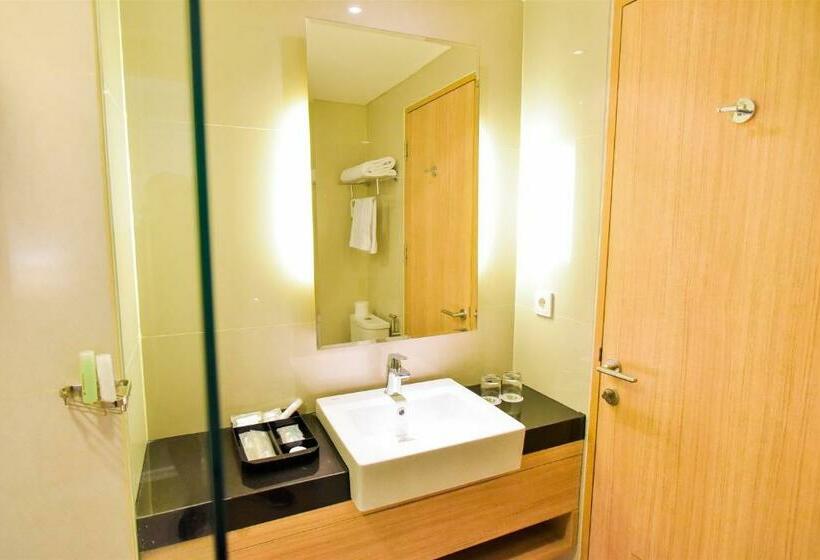 Superior Room, Golden Tulip Essential Tangerang