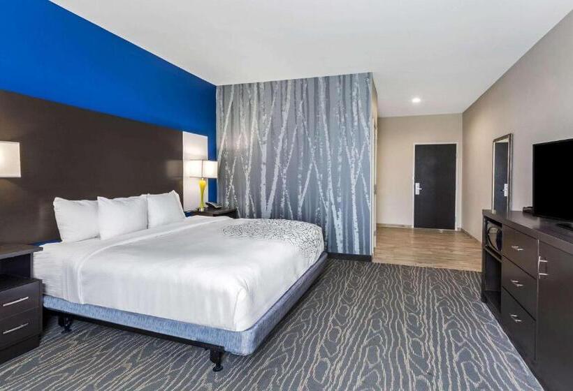 اتاق استاندارد با تخت بزرگ برای معلولان, La Quinta By Wyndham Odessa North   Sienna Tower