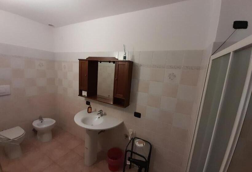 اتاق استاندارد چهار تخته, Casale Del Gufo