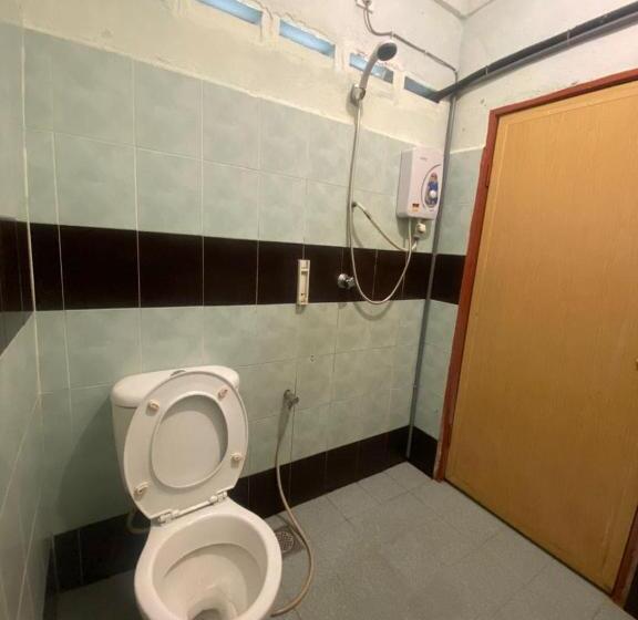 اتاق لوکس خانوادگی, Oyo 90910 Homestay D Lalang Inn