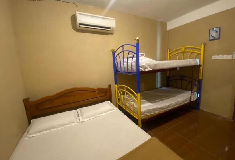 سوئیت 2 خوابه, Oyo 90910 Homestay D Lalang Inn