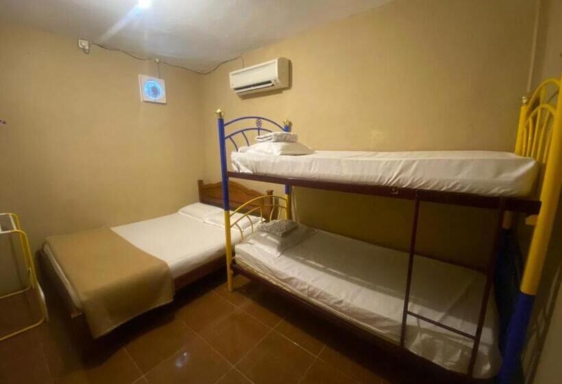 سوئیت 2 خوابه, Oyo 90910 Homestay D Lalang Inn