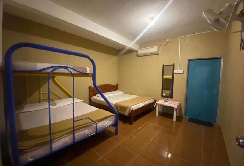 سوئیت 2 خوابه, Oyo 90910 Homestay D Lalang Inn