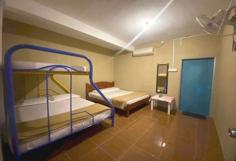 سوئیت 2 خوابه, Oyo 90910 Homestay D Lalang Inn