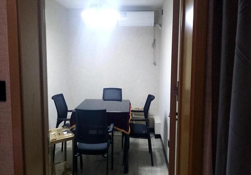 سوییت, Thank Inn Chain Xianyang Renmin Road Central Plaza