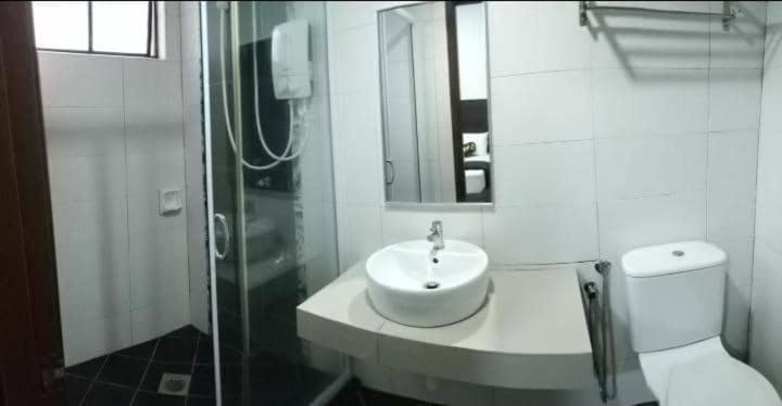 آپارتمان 1 خوابه با چشم‌انداز استخر, Marina Heights Hotel 3 Bedrooms Swimming Pool View Lumut Manjung