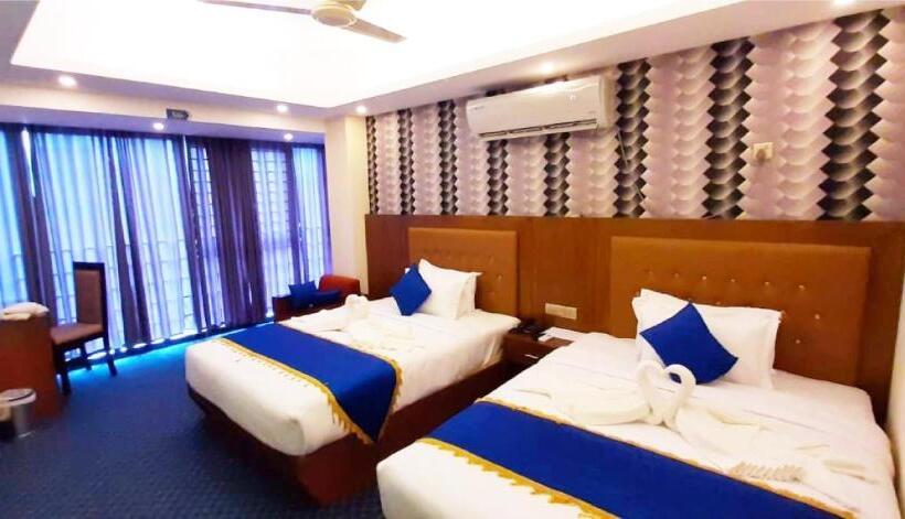 سوییت خانوادگی, New Hotel Grand View