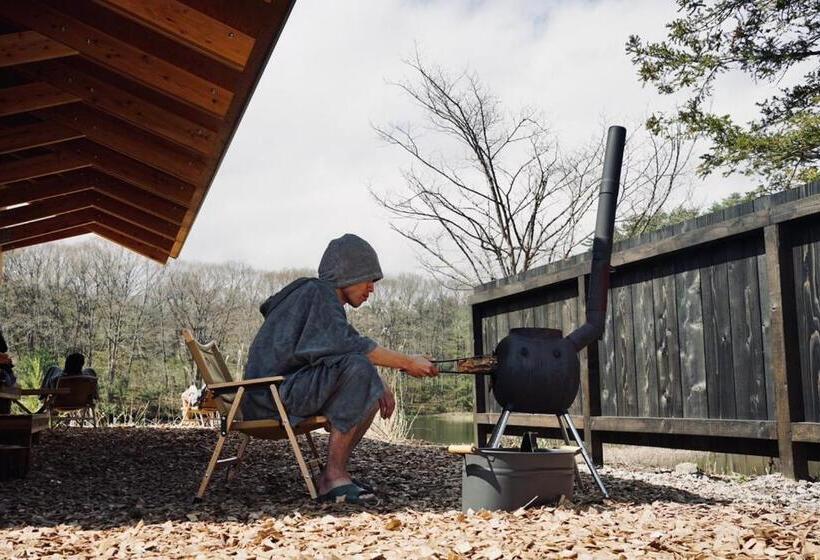 اتاق استاندارد با چشم‌انداز دریاچه, Earthboat Village Kurohime