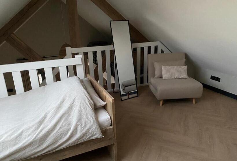 اتاق لوکس چهار تخته, B&b De Slaapsoof