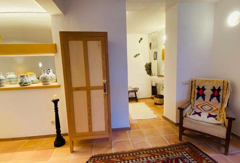 سوییت با چشم‌انداز باغ, La Rayuela Suites