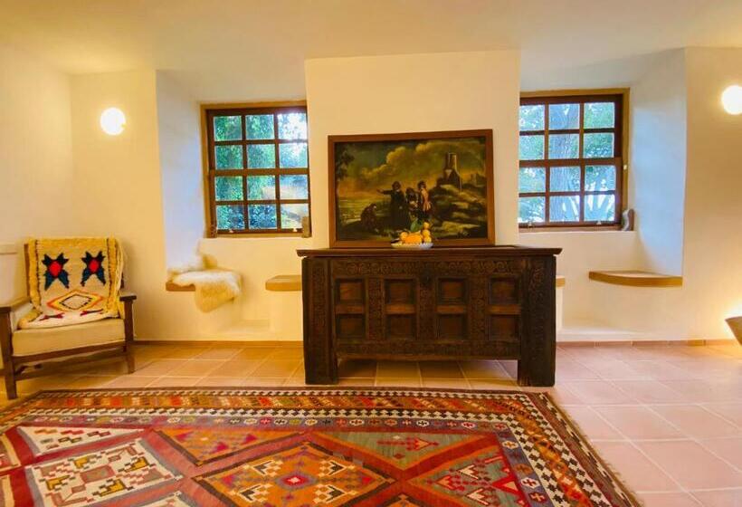 سوییت با چشم‌انداز باغ, La Rayuela Suites