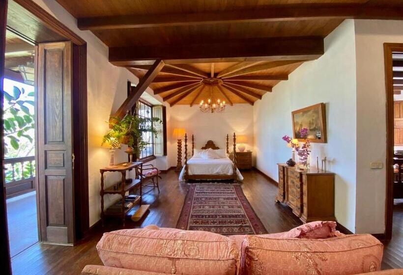 Deluxe Suite Sea View, La Rayuela Suites