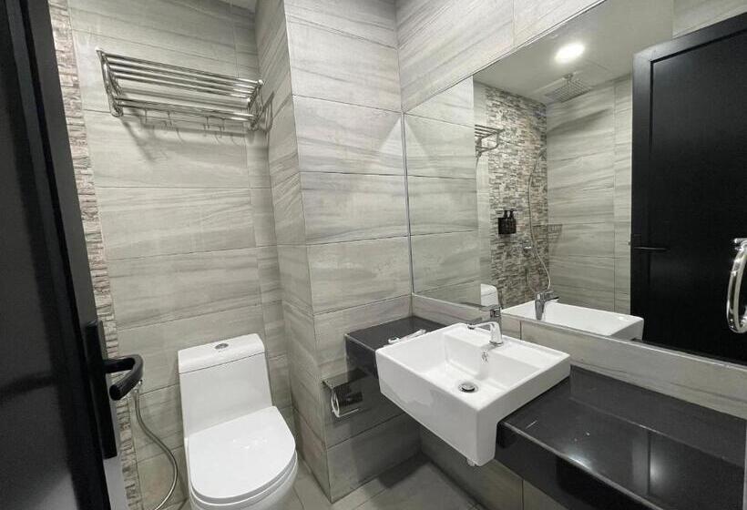 اتاق لوکس سه تخته, Dj Citi Plaza Hotel & Suites