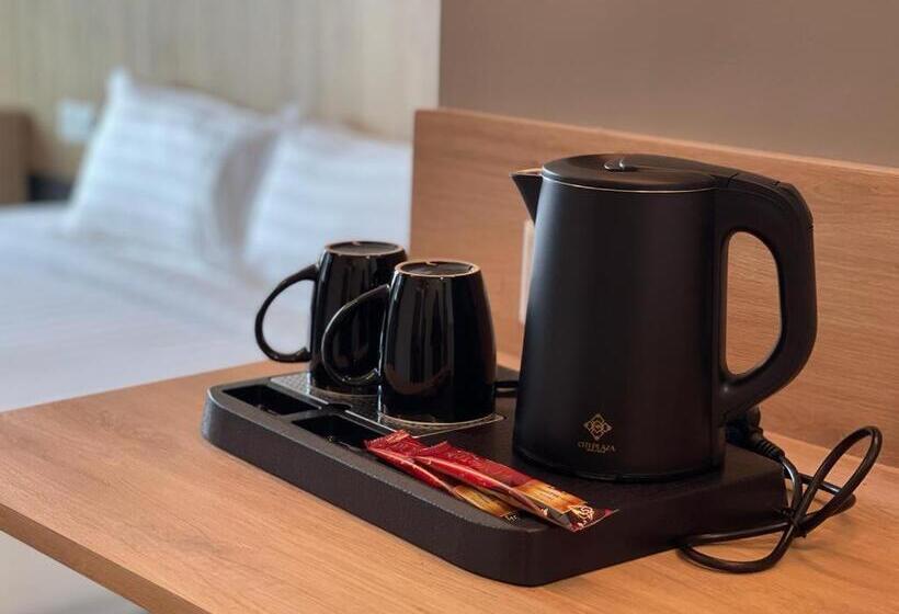 اتاق لوکس سه تخته, Dj Citi Plaza Hotel & Suites