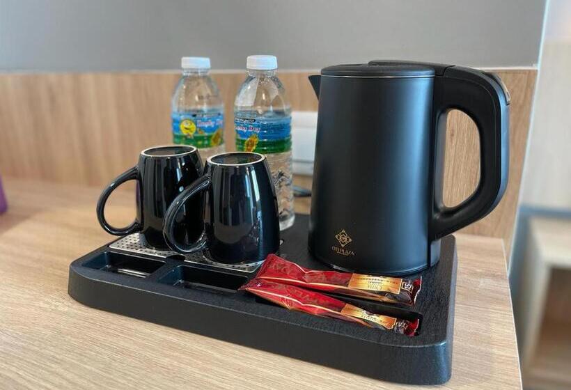 سوییت سوپریور, Dj Citi Plaza Hotel & Suites