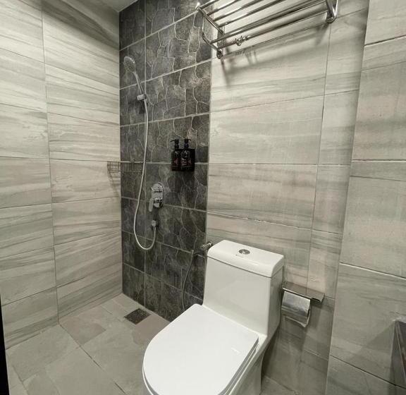 سوییت لوکس, Dj Citi Plaza Hotel & Suites