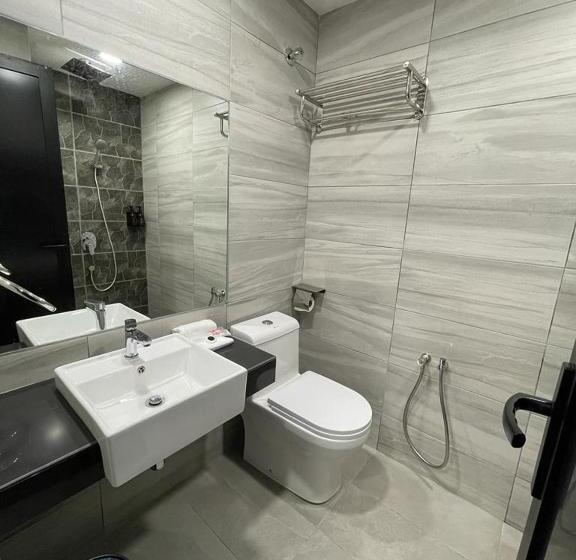 سوییت لوکس, Dj Citi Plaza Hotel & Suites
