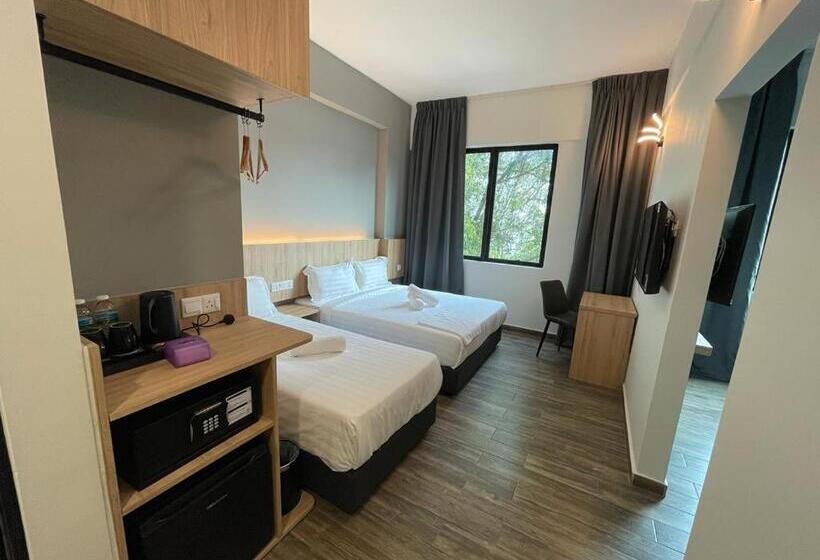 سوییت لوکس, Dj Citi Plaza Hotel & Suites