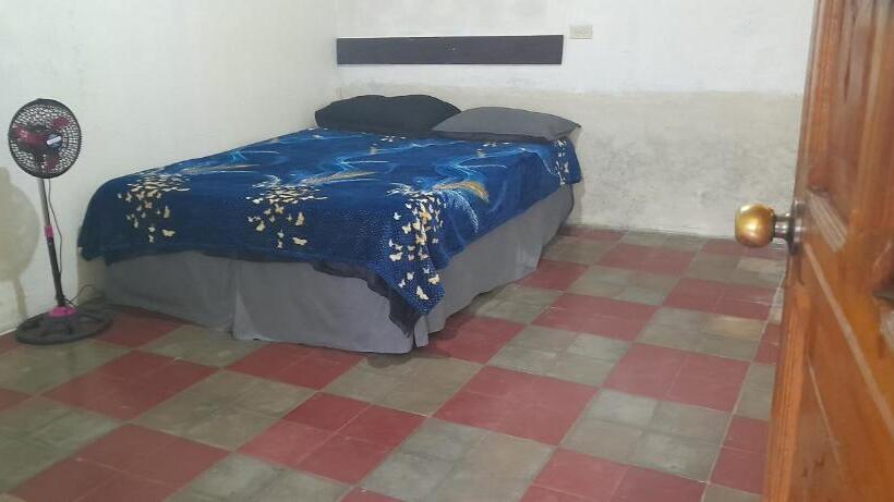 اتاق خانوادگی, Hostel Juayúa Centro