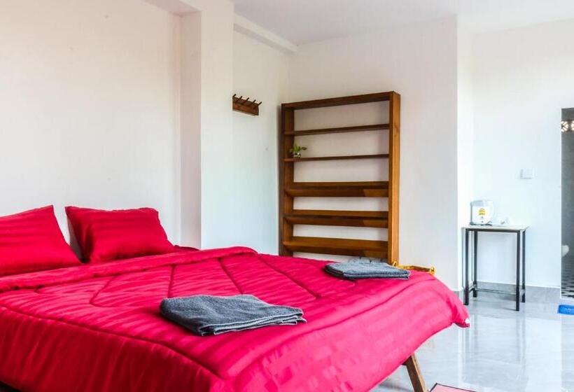 اتاق استاندارد با چشم‌انداز باغ, Kampot Hill Lodge