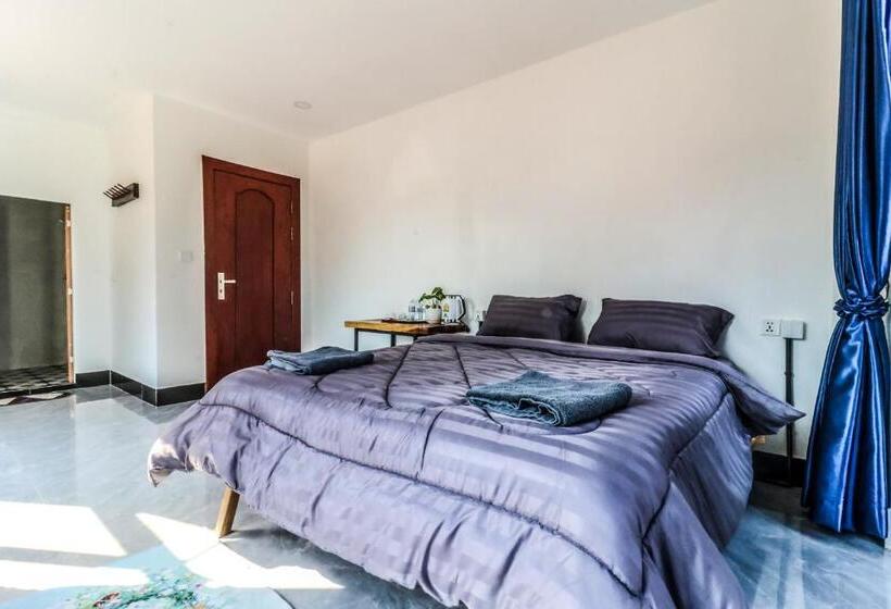 اتاق استاندارد با بالکن, Kampot Hill Lodge