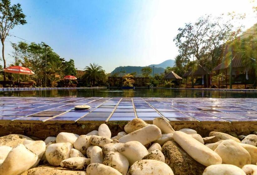 چادر با خدمات رفاهی استاندارد, Kampot Hill Lodge
