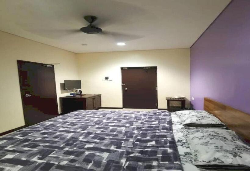 اتاق لوکس با تخت بزرگ, Oyo 90883 Pavilion Inn