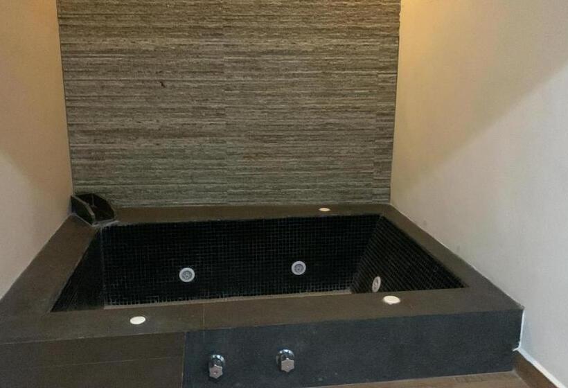 Deluxe Suite King Bed, Zibahún