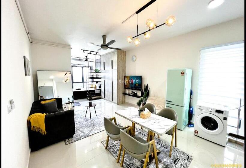 استودیوی لوکس, Near Klia   Kipcore Suite B   Town Centre Sepang