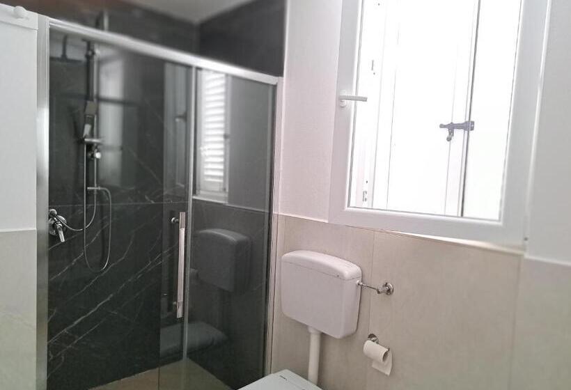 اتاق لوکس با تخت بزرگ, Casa Adriatik & Marina