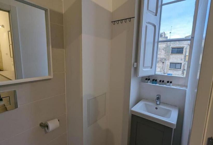 اتاق استاندارد با بالکن, Casa Cospicua Knight Residency
