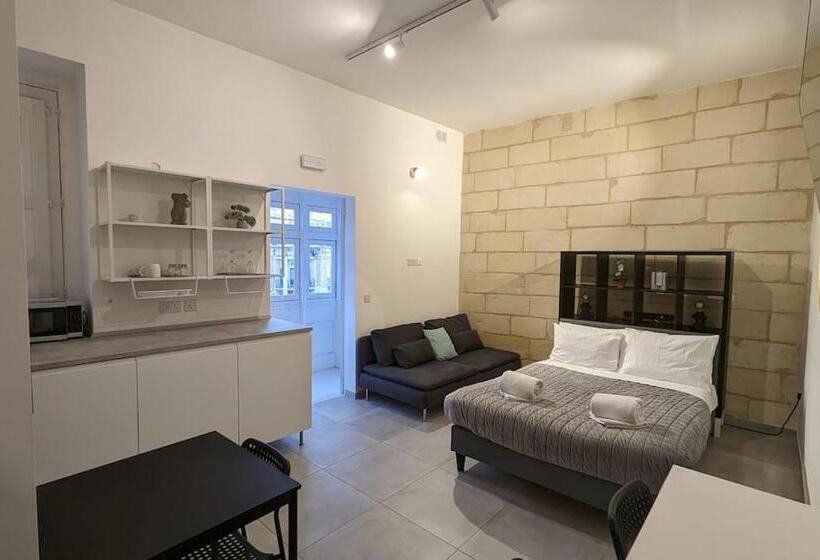 اتاق استاندارد با بالکن, Casa Cospicua Knight Residency
