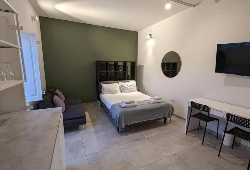 اتاق لوکس با بالکن, Casa Cospicua Knight Residency