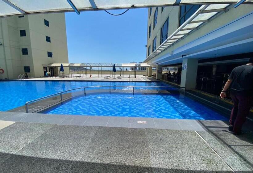 سوییت, Bv1 Studio Kk City Centre With Pool Near Imago