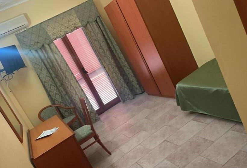 اتاق استاندارد یک نفره, Costa Hotel Sybaris