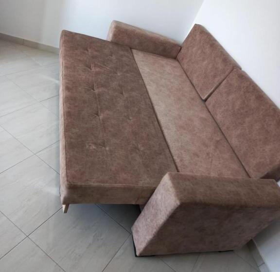 اتاق خانوادگی, Ersi