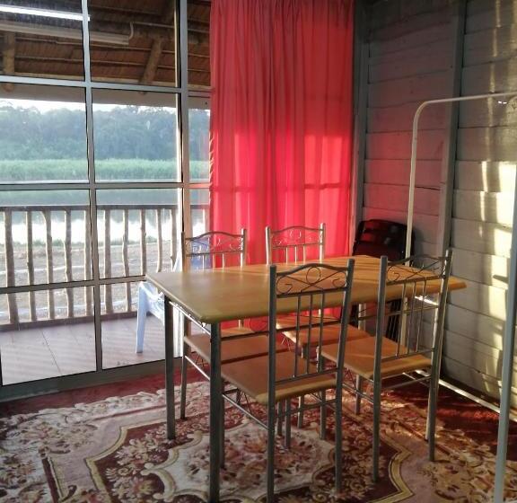 کلبه ییلاقی, Resort D Rumah Bonda River View Kuala Kangsar