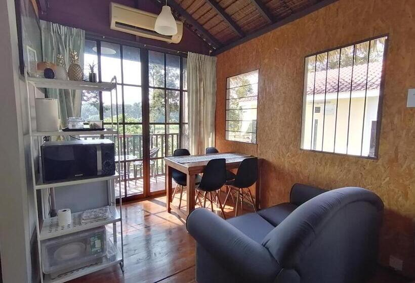 استودیو خانوادگی, Resort D Rumah Bonda River View Kuala Kangsar
