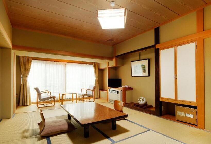 اتاق استاندارد چهار تخته, Ryokan Tamagoyu